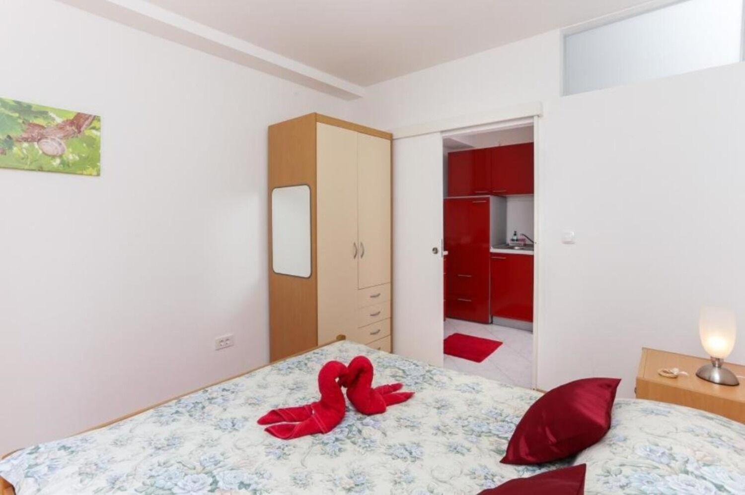 Apartment Mira - Comfy With Garden *