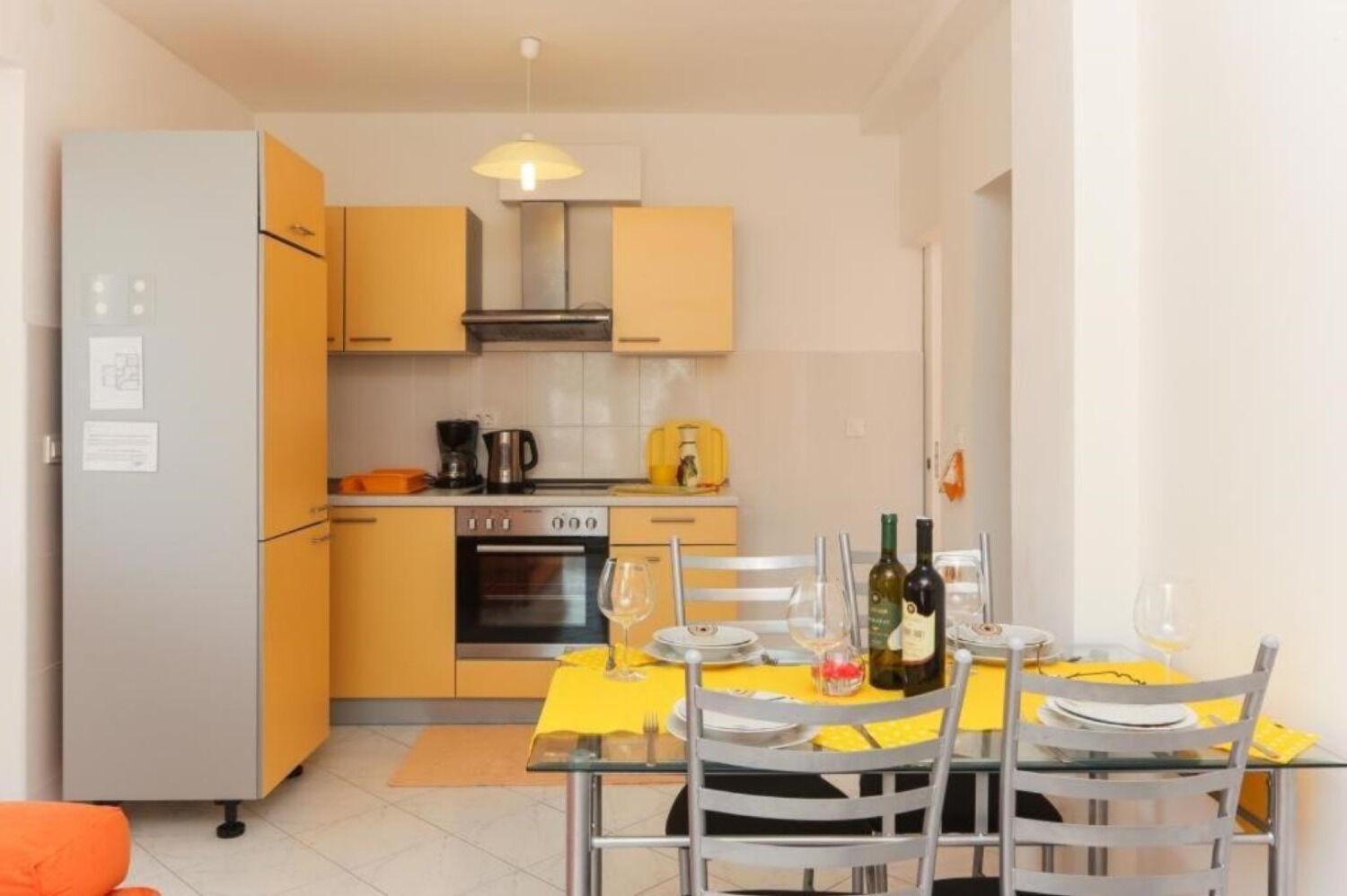 Mira - Comfy With Garden Apartment
